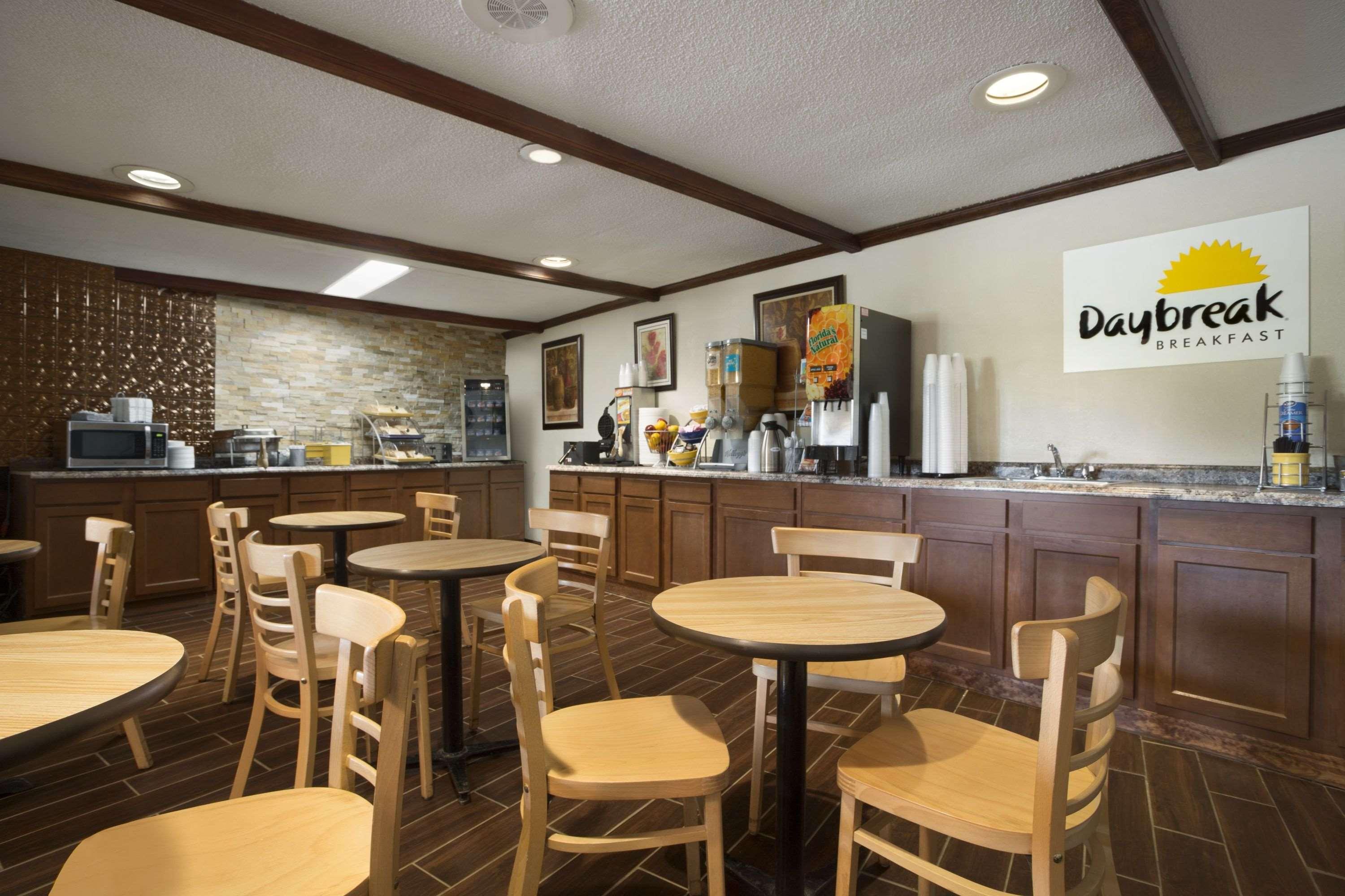 Ramadaby Wyndham Pittsburgh-New Stanton Otel Dış mekan fotoğraf