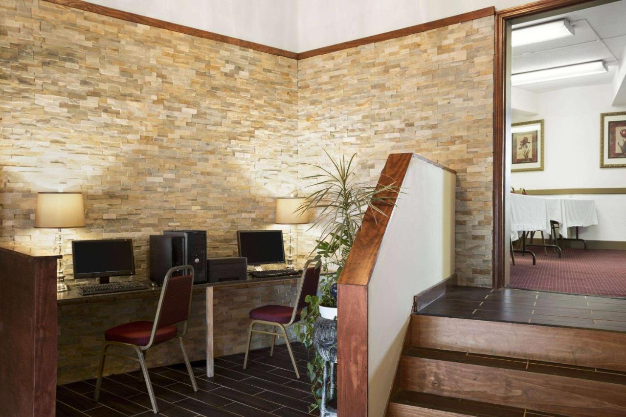 Ramadaby Wyndham Pittsburgh-New Stanton Otel Dış mekan fotoğraf