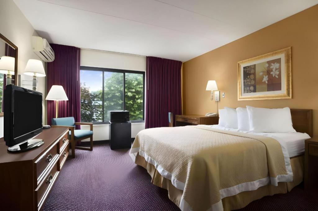 Ramadaby Wyndham Pittsburgh-New Stanton Otel Dış mekan fotoğraf