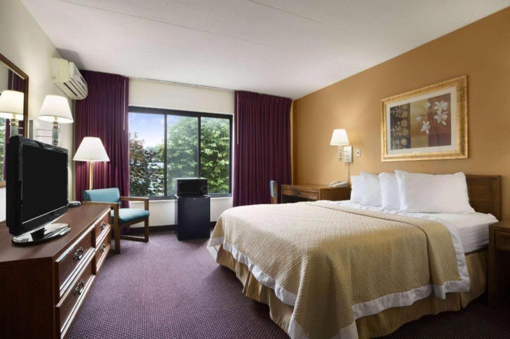 Ramadaby Wyndham Pittsburgh-New Stanton Otel Dış mekan fotoğraf