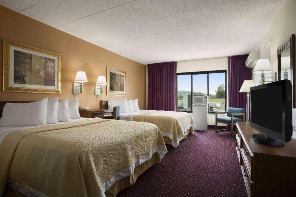 Ramadaby Wyndham Pittsburgh-New Stanton Otel Dış mekan fotoğraf