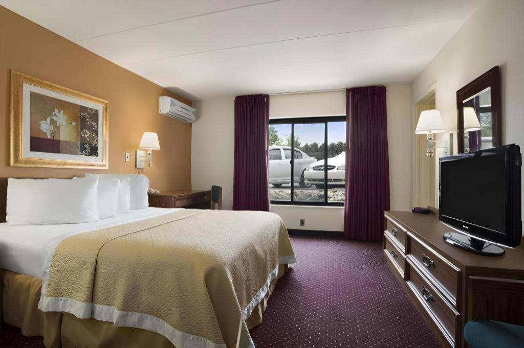 Ramadaby Wyndham Pittsburgh-New Stanton Otel Dış mekan fotoğraf
